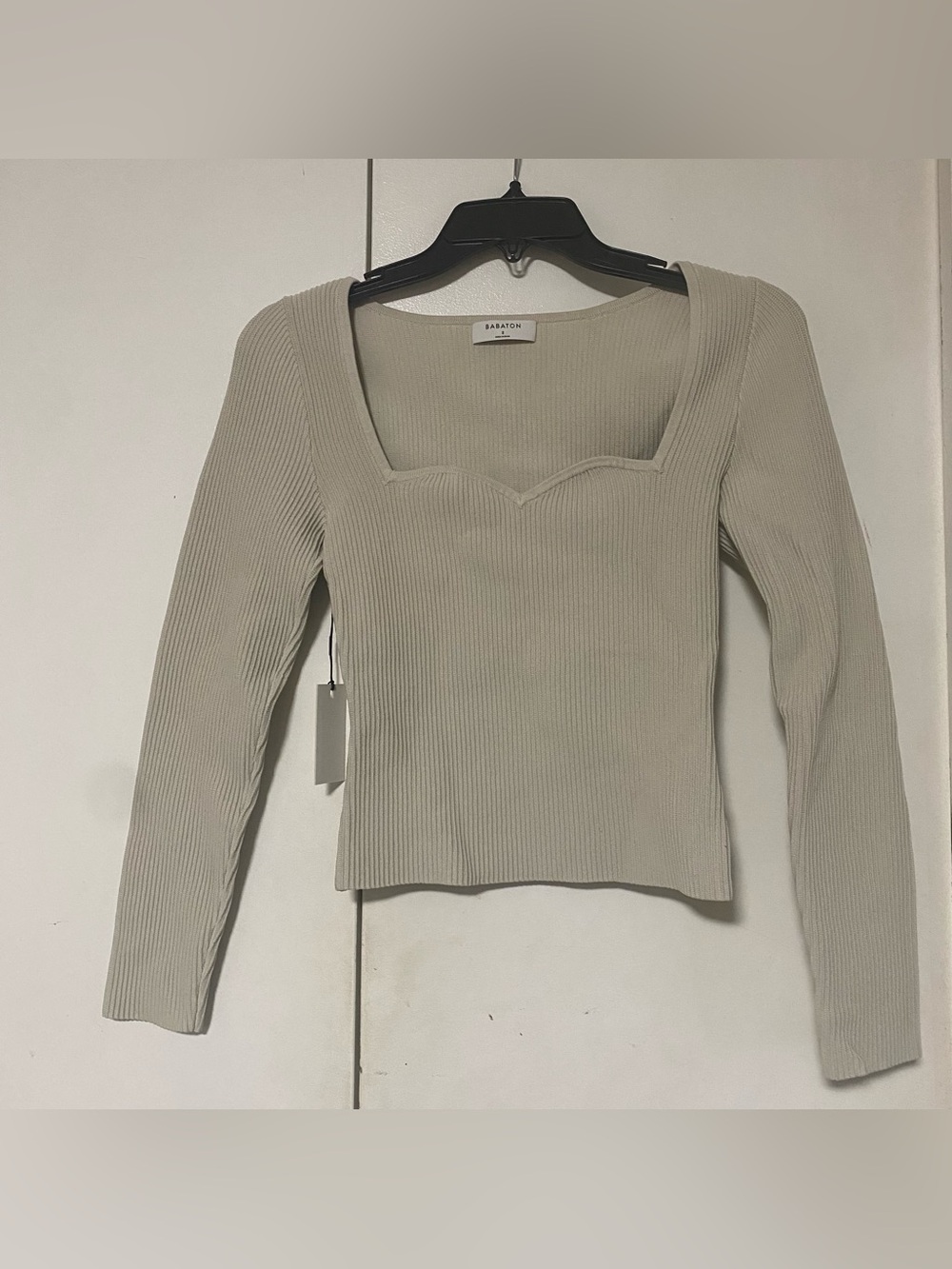 Babaton Ribbed Long-Sleeve Sweetheart Neck Top